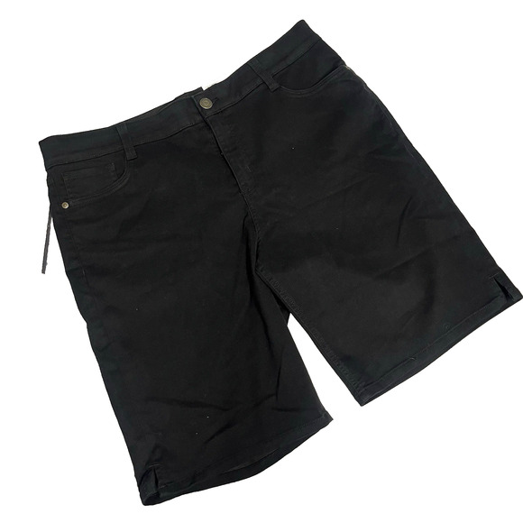 Liz Claiborne Shorts Plus size 18 Black Flexi Fit Waistband Tummy Panel Stretch - Picture 1 of 9